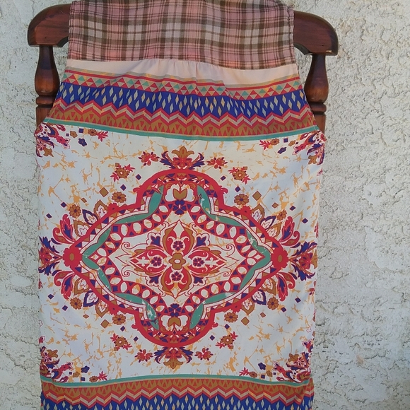 ZOE & ROSE SLEEVELESS BLOUSE. - Picture 2 of 4